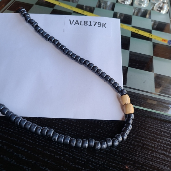 Beaded necklace - Picture 8 of 8